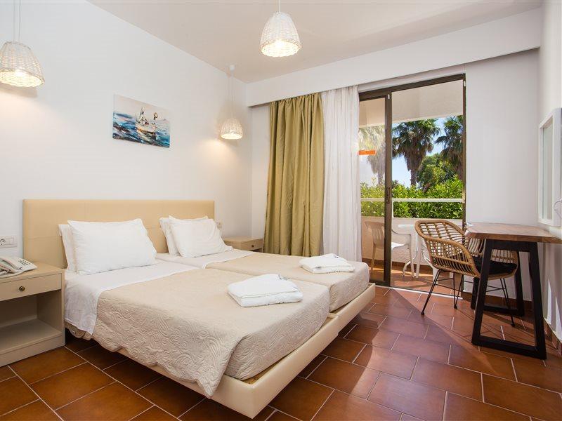 Muses Hotel Фалираки Экстерьер фото