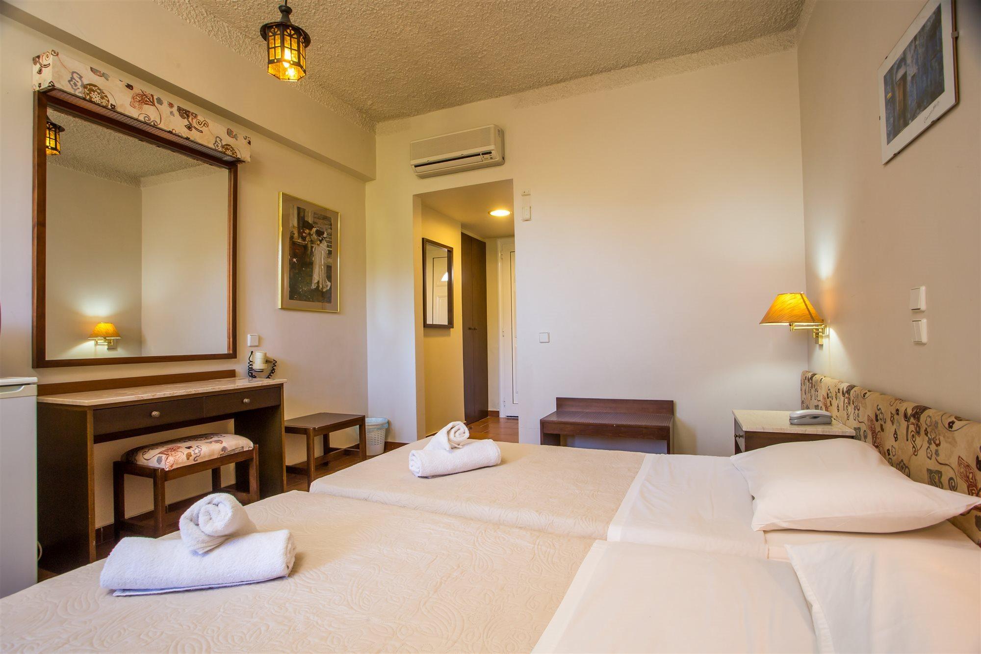 Muses Hotel Фалираки Экстерьер фото